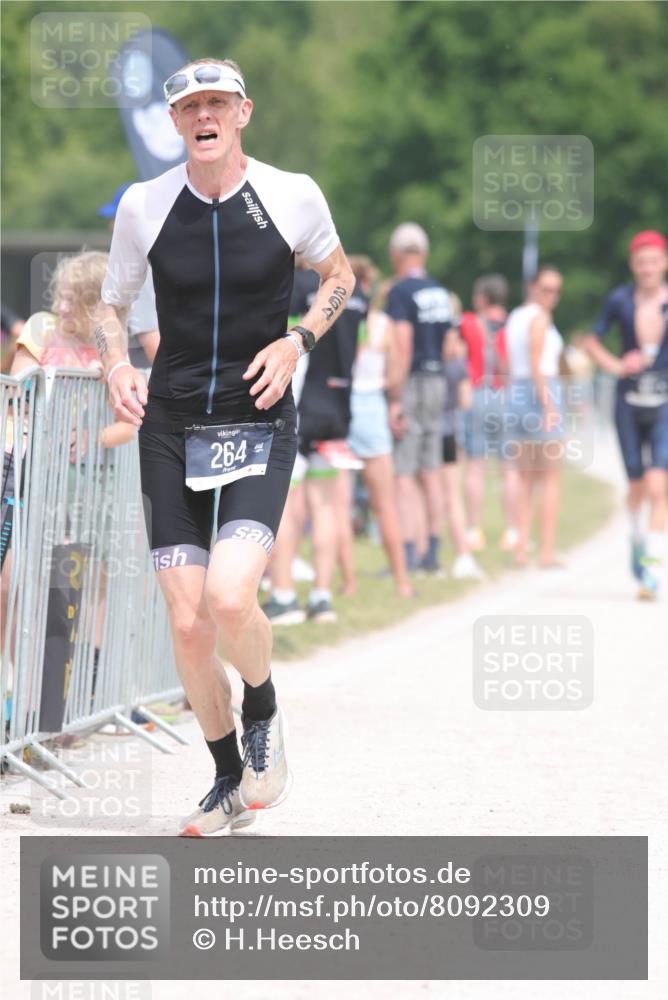 22.06.2025 - Viking Triathlon H.Heesch http://msf.ph/oto/8092309 22.06.2025 15:14:28 Laufen 264 meine-sportfotos.de