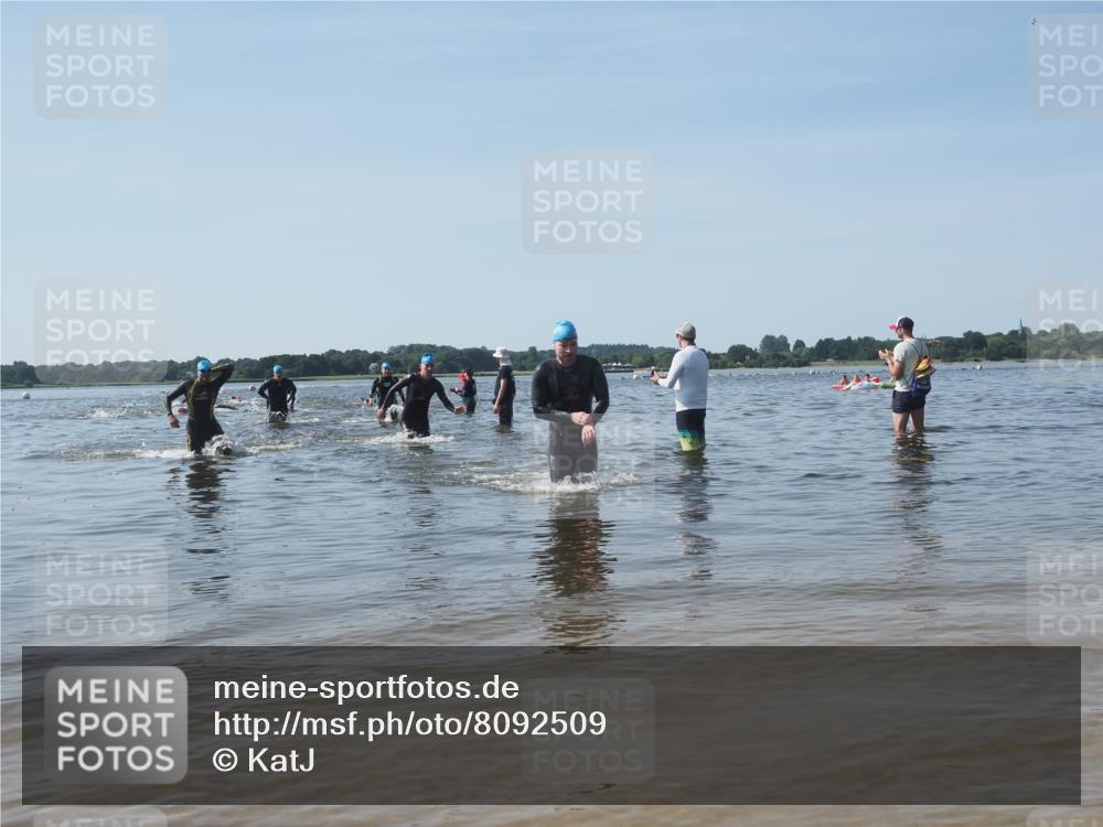 22.06.2025 - Viking Triathlon KatJ http://msf.ph/oto/8092509 22.06.2025 10:28:47 Schwimmen 15, 258, 301, 368, 414, 443, 628 meine-sportfotos.de