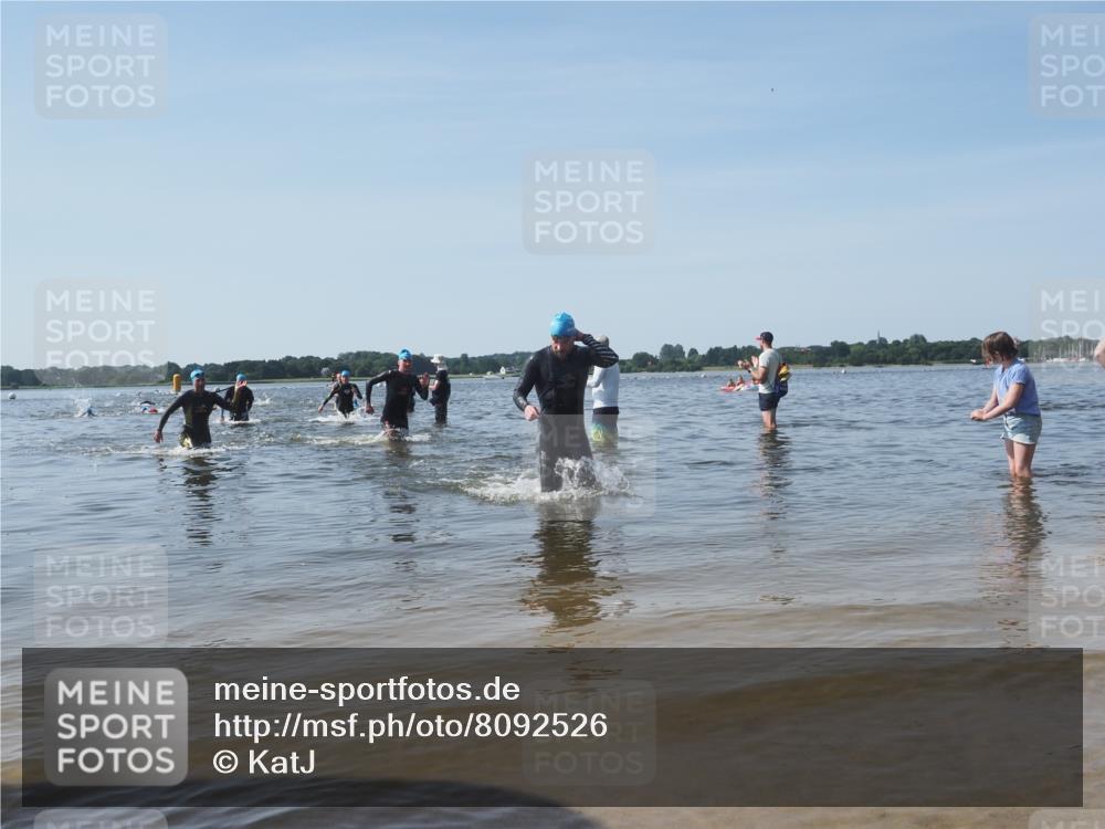 22.06.2025 - Viking Triathlon KatJ http://msf.ph/oto/8092526 22.06.2025 10:28:48 Schwimmen 15, 258, 301, 368, 414, 443, 628 meine-sportfotos.de