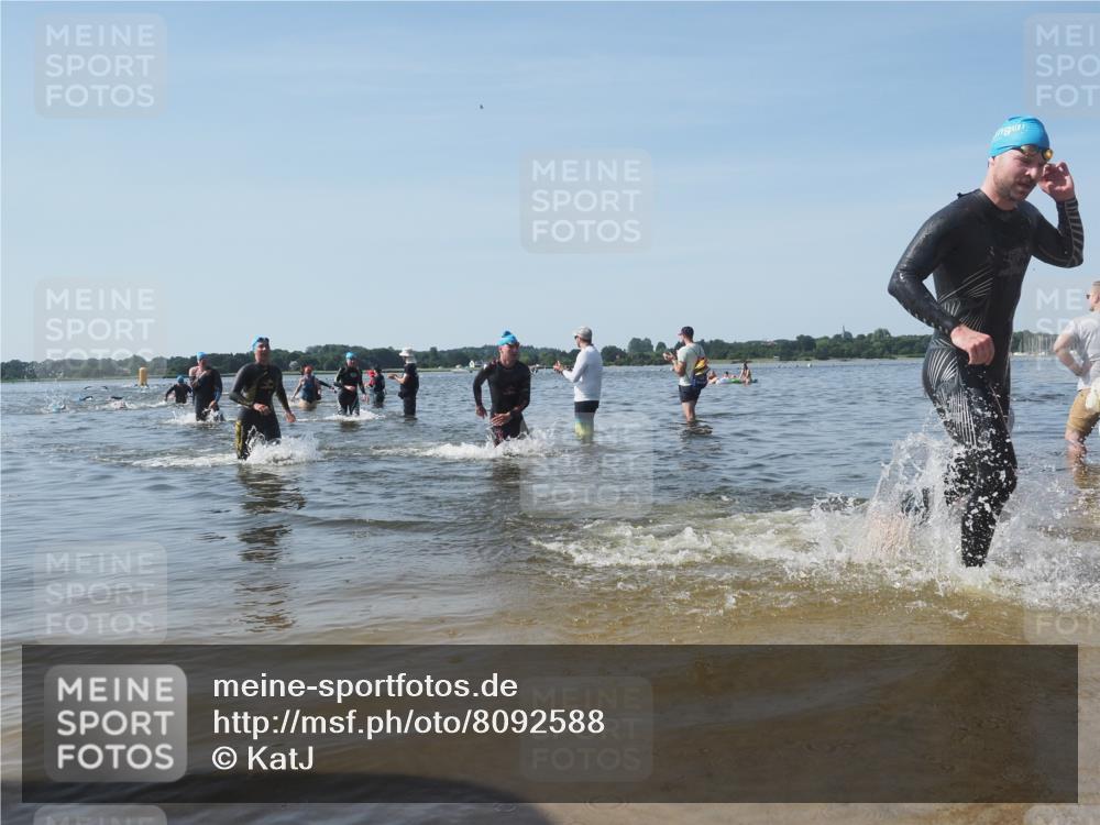 22.06.2025 - Viking Triathlon KatJ http://msf.ph/oto/8092588 22.06.2025 10:28:50 Schwimmen 15, 258, 301, 368, 384, 414, 443, 628 meine-sportfotos.de