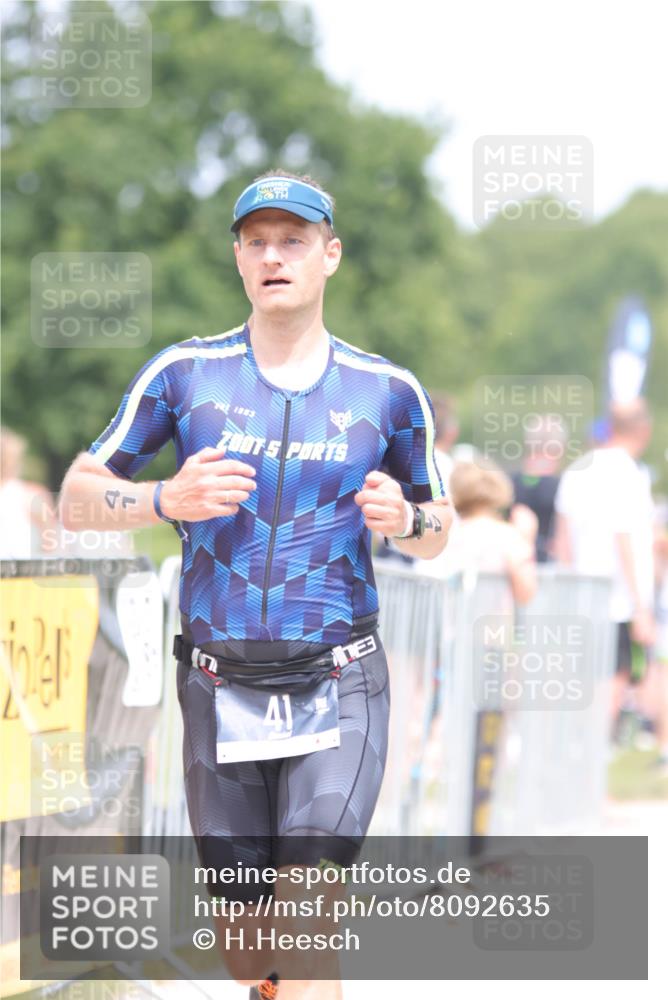 22.06.2025 - Viking Triathlon H.Heesch http://msf.ph/oto/8092635 22.06.2025 15:16:32 Laufen 41 meine-sportfotos.de