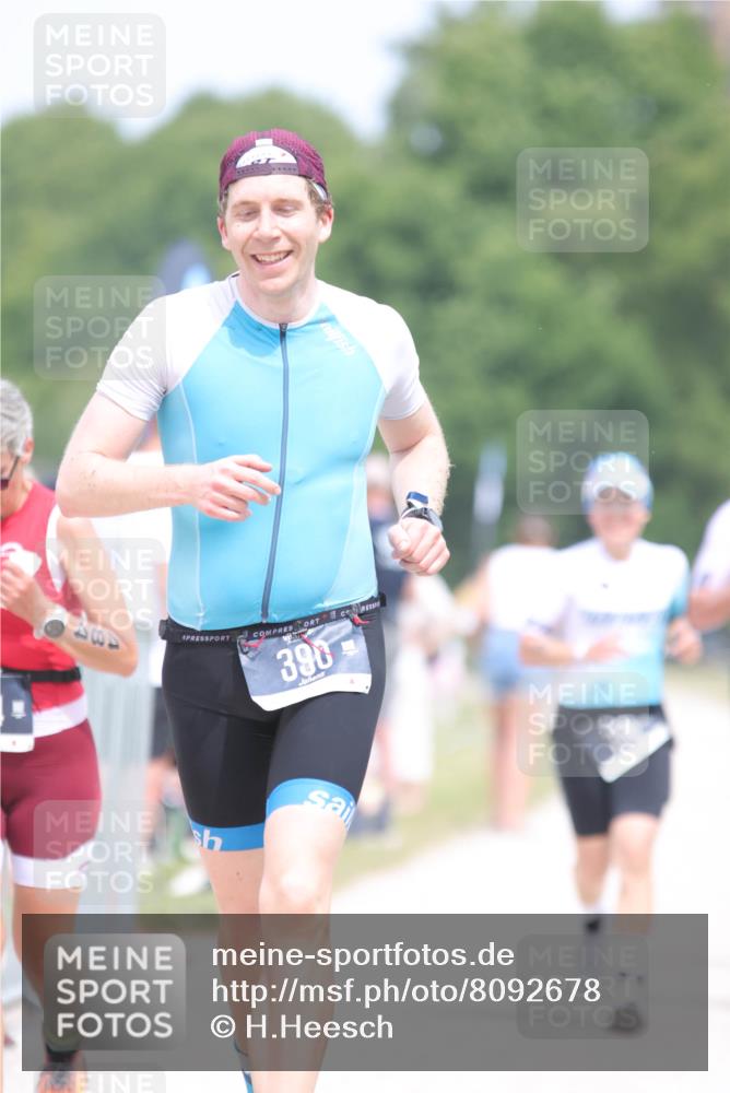 22.06.2025 - Viking Triathlon H.Heesch http://msf.ph/oto/8092678 22.06.2025 15:16:38 Laufen 256, 390, 484 meine-sportfotos.de