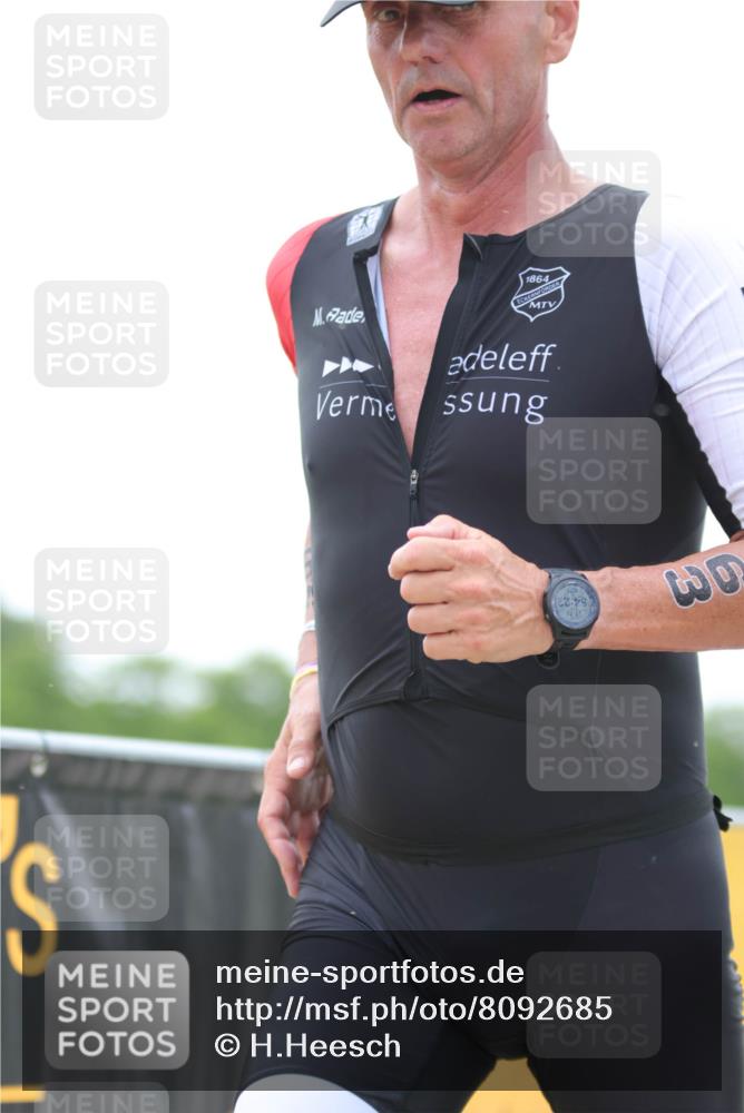 22.06.2025 - Viking Triathlon H.Heesch http://msf.ph/oto/8092685 22.06.2025 16:03:28 Laufen 63 meine-sportfotos.de
