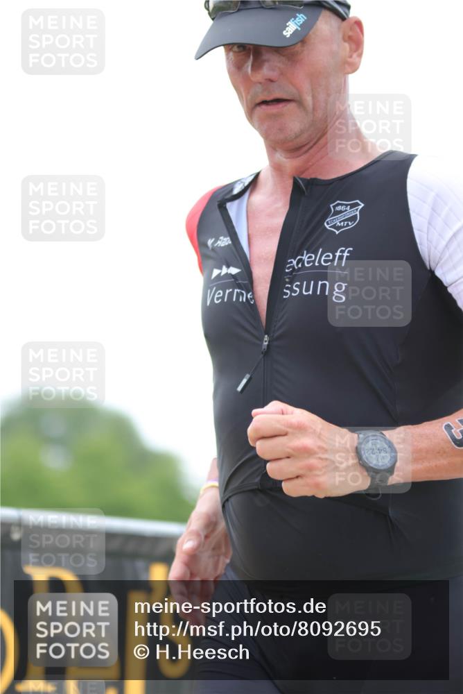 22.06.2025 - Viking Triathlon H.Heesch http://msf.ph/oto/8092695 22.06.2025 16:03:28 Laufen 63 meine-sportfotos.de