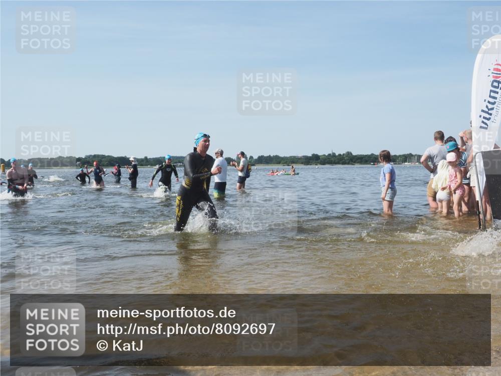 22.06.2025 - Viking Triathlon KatJ http://msf.ph/oto/8092697 22.06.2025 10:28:54 Schwimmen 12, 15, 152, 301, 310, 368, 384, 414, 443, 604, 628 meine-sportfotos.de