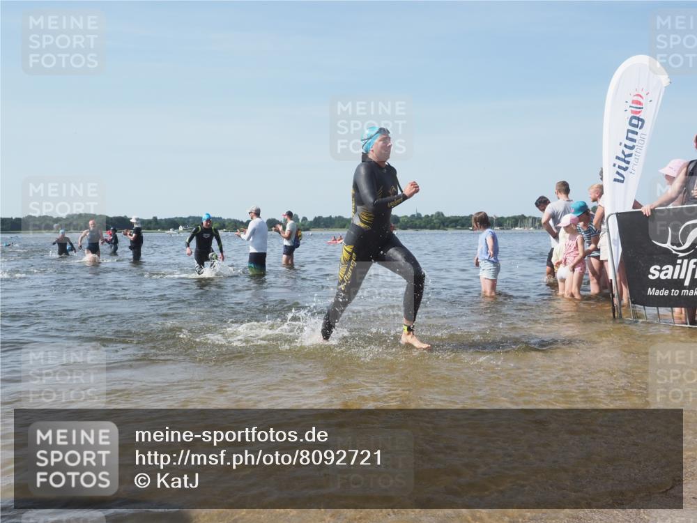 22.06.2025 - Viking Triathlon KatJ http://msf.ph/oto/8092721 22.06.2025 10:28:55 Schwimmen 12, 15, 152, 200, 301, 310, 368, 384, 414, 443, 604, 628 meine-sportfotos.de