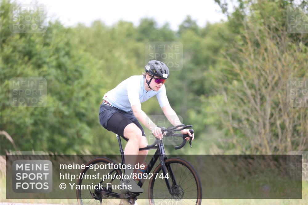 22.06.2025 - Viking Triathlon Yannick Fuchs http://msf.ph/oto/8092744 22.06.2025 13:35:55 Radfahren 357 meine-sportfotos.de