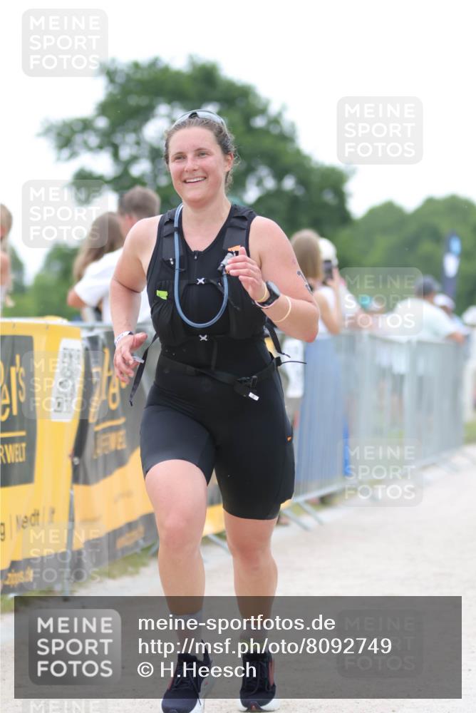 22.06.2025 - Viking Triathlon H.Heesch http://msf.ph/oto/8092749 22.06.2025 16:03:46 Laufen 16 meine-sportfotos.de