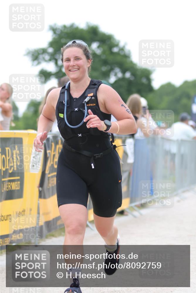 22.06.2025 - Viking Triathlon H.Heesch http://msf.ph/oto/8092759 22.06.2025 16:03:46 Laufen 16 meine-sportfotos.de