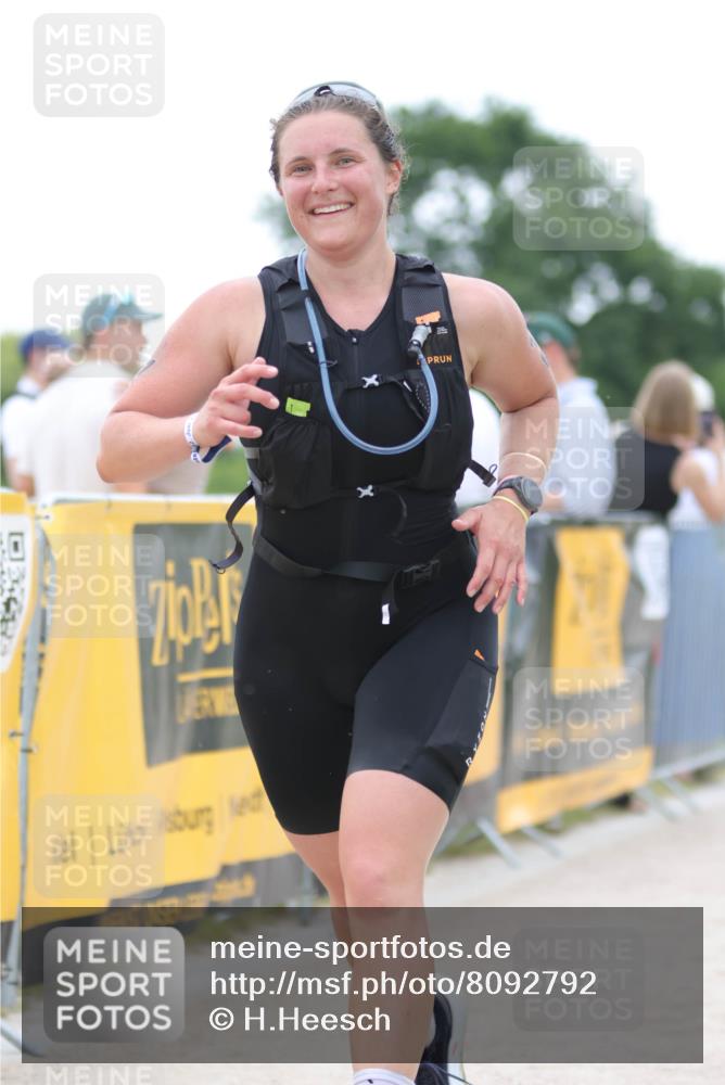 22.06.2025 - Viking Triathlon H.Heesch http://msf.ph/oto/8092792 22.06.2025 16:03:46 Laufen 16 meine-sportfotos.de