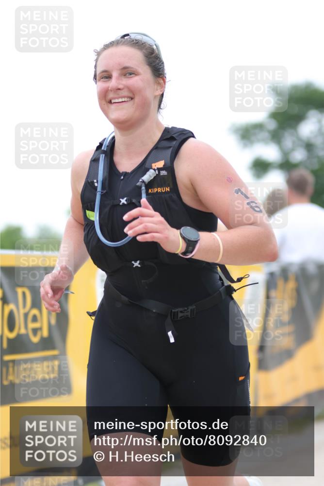 22.06.2025 - Viking Triathlon H.Heesch http://msf.ph/oto/8092840 22.06.2025 16:03:47 Laufen 16 meine-sportfotos.de