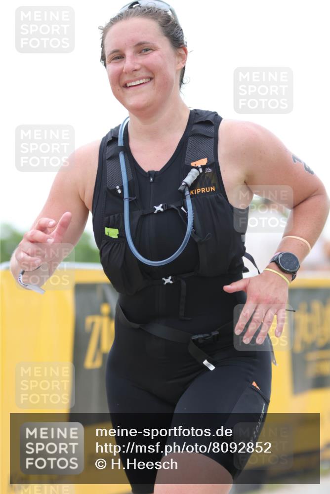 22.06.2025 - Viking Triathlon H.Heesch http://msf.ph/oto/8092852 22.06.2025 16:03:47 Laufen 16 meine-sportfotos.de