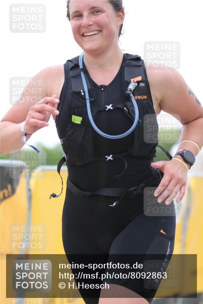 22.06.2025 - Viking Triathlon H.Heesch http://msf.ph/oto/8092863 22.06.2025 16:03:47 Laufen 16 meine-sportfotos.de