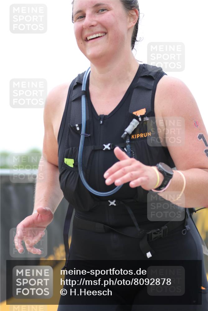 22.06.2025 - Viking Triathlon H.Heesch http://msf.ph/oto/8092878 22.06.2025 16:03:47 Laufen 16 meine-sportfotos.de