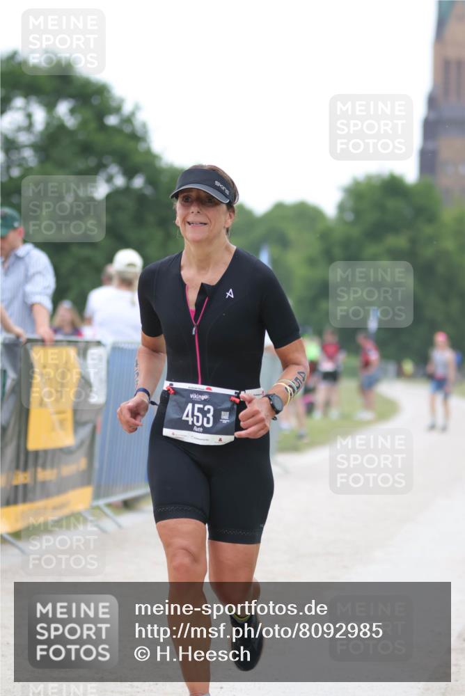 22.06.2025 - Viking Triathlon H.Heesch http://msf.ph/oto/8092985 22.06.2025 16:04:05 Laufen 55, 453 meine-sportfotos.de