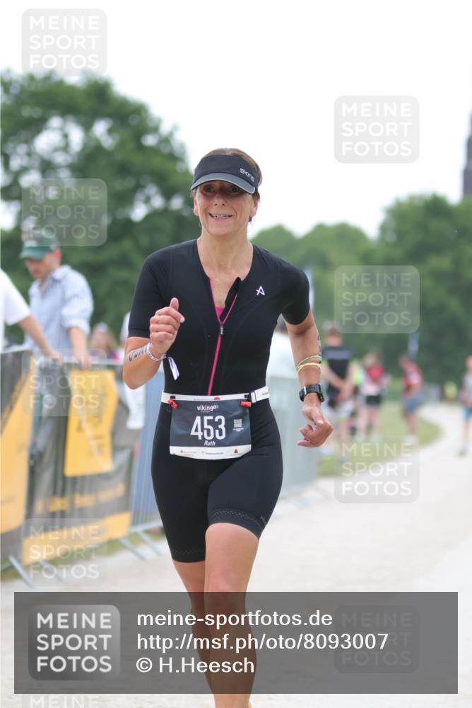 22.06.2025 - Viking Triathlon H.Heesch http://msf.ph/oto/8093007 22.06.2025 16:04:05 Laufen 55, 453 meine-sportfotos.de