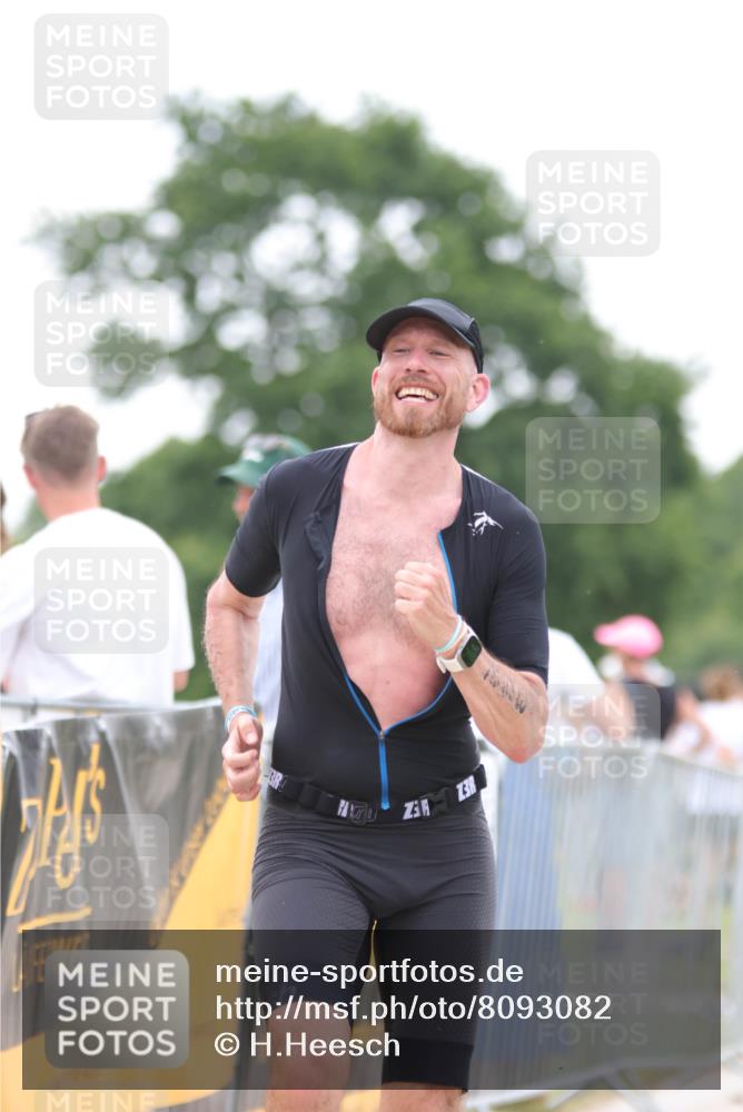 22.06.2025 - Viking Triathlon H.Heesch http://msf.ph/oto/8093082 22.06.2025 16:04:46 Laufen 342 meine-sportfotos.de
