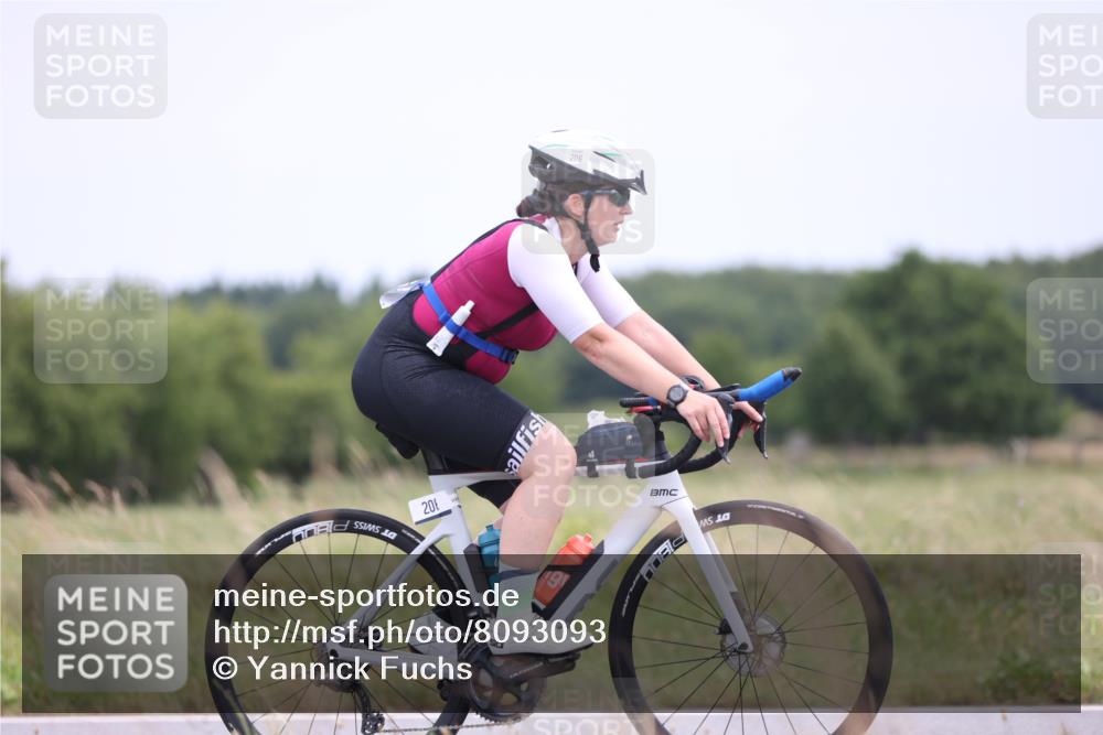22.06.2025 - Viking Triathlon Yannick Fuchs http://msf.ph/oto/8093093 22.06.2025 13:38:38 Radfahren 31, 206 meine-sportfotos.de