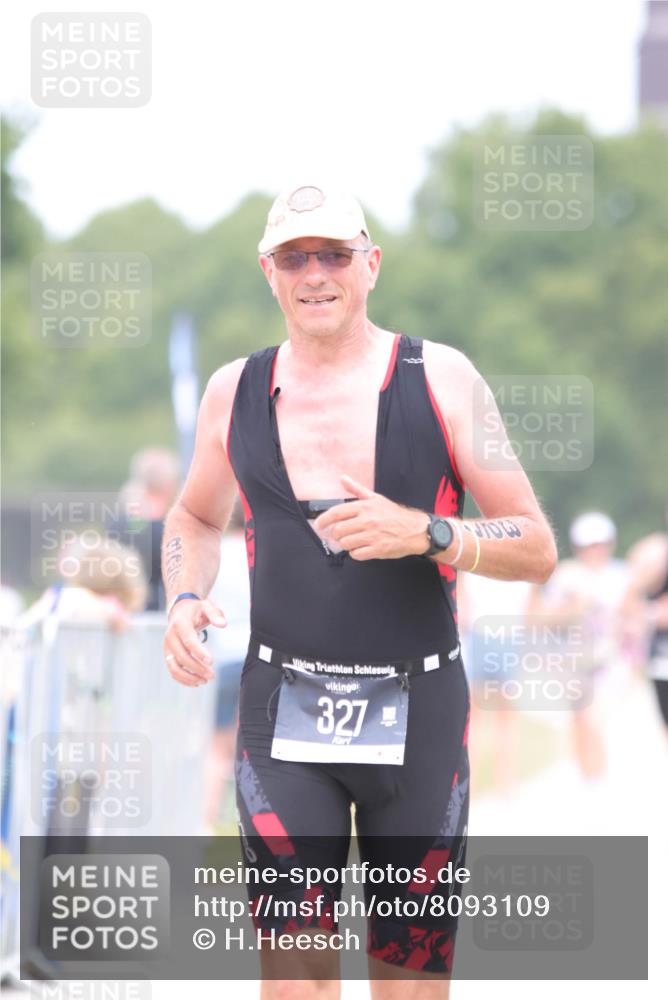 22.06.2025 - Viking Triathlon H.Heesch http://msf.ph/oto/8093109 22.06.2025 15:18:13 Laufen 235, 247, 327, 399 meine-sportfotos.de