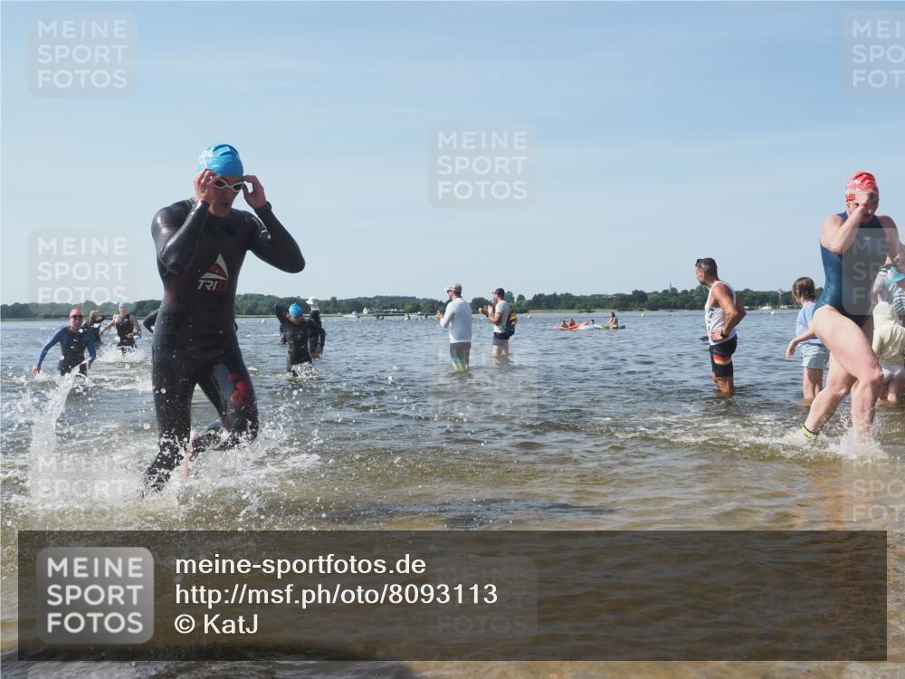 22.06.2025 - Viking Triathlon KatJ http://msf.ph/oto/8093113 22.06.2025 10:29:05 Schwimmen 7, 12, 152, 200, 310, 384, 443, 458, 604, 628, 652 meine-sportfotos.de