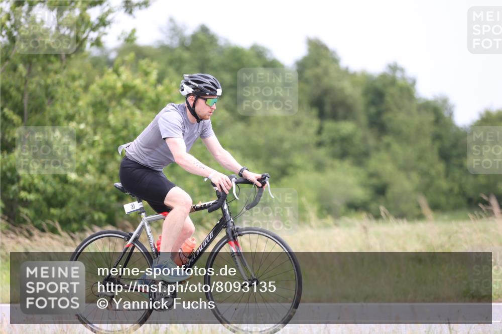 22.06.2025 - Viking Triathlon Yannick Fuchs http://msf.ph/oto/8093135 22.06.2025 13:38:42 Radfahren 31, 140, 206 meine-sportfotos.de