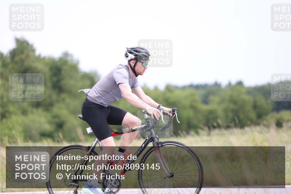 22.06.2025 - Viking Triathlon Yannick Fuchs http://msf.ph/oto/8093145 22.06.2025 13:38:42 Radfahren 31, 140, 206 meine-sportfotos.de