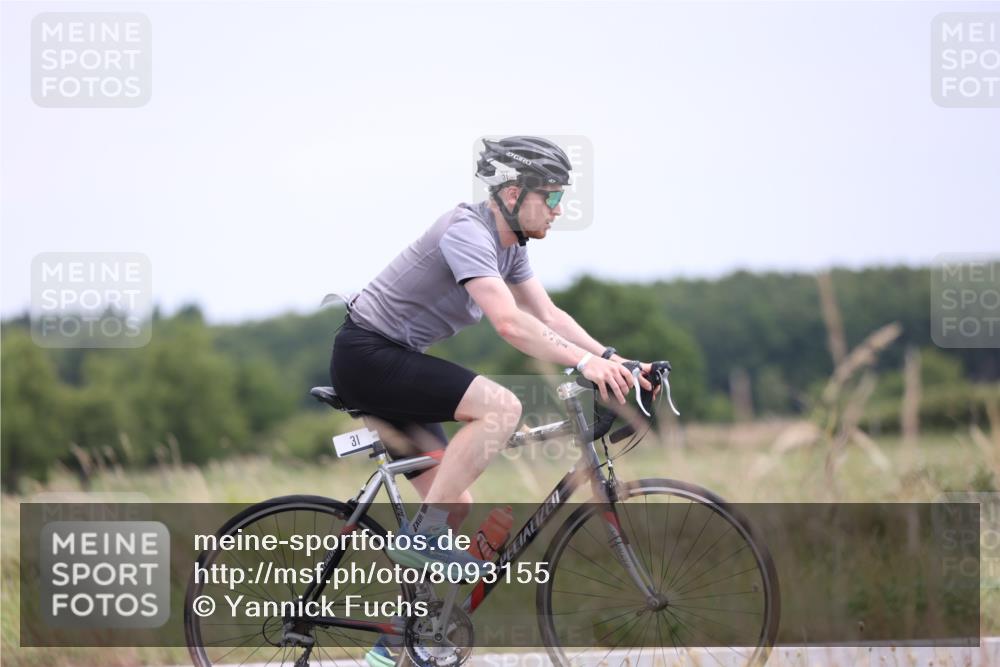 22.06.2025 - Viking Triathlon Yannick Fuchs http://msf.ph/oto/8093155 22.06.2025 13:38:42 Radfahren 31, 140, 206 meine-sportfotos.de
