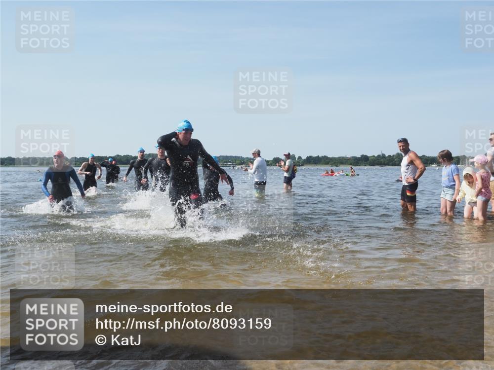 22.06.2025 - Viking Triathlon KatJ http://msf.ph/oto/8093159 22.06.2025 10:29:07 Schwimmen 7, 12, 152, 200, 310, 384, 443, 458, 604, 628, 652 meine-sportfotos.de