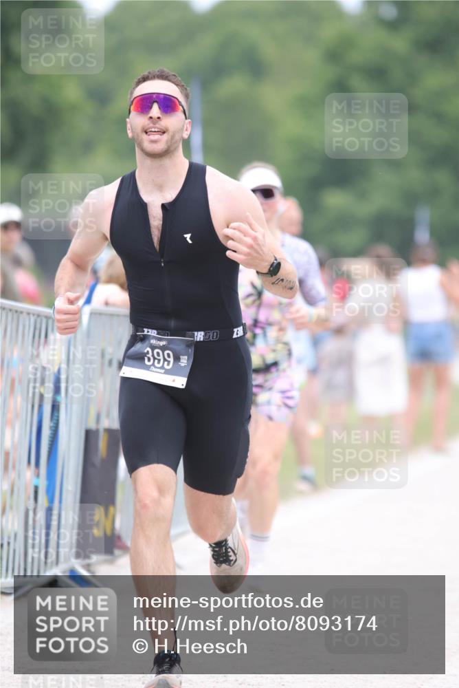 22.06.2025 - Viking Triathlon H.Heesch http://msf.ph/oto/8093174 22.06.2025 15:18:18 Laufen 175, 327, 399 meine-sportfotos.de