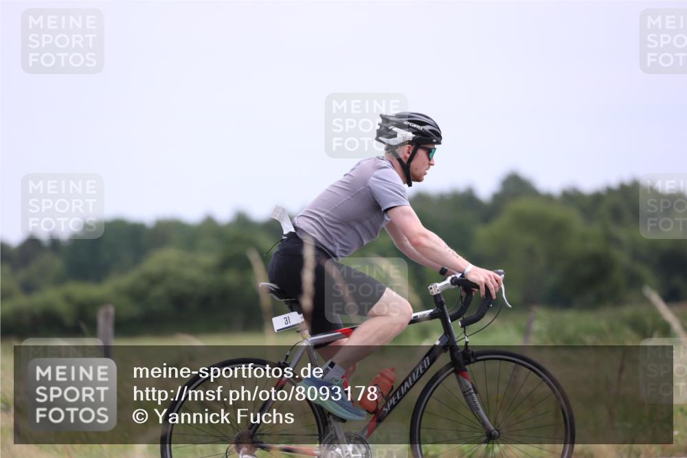 22.06.2025 - Viking Triathlon Yannick Fuchs http://msf.ph/oto/8093178 22.06.2025 13:38:43 Radfahren 31, 140, 206 meine-sportfotos.de