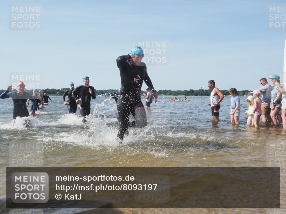 22.06.2025 - Viking Triathlon KatJ http://msf.ph/oto/8093197 22.06.2025 10:29:08 Schwimmen 7, 12, 152, 200, 310, 384, 443, 458, 604, 628, 652 meine-sportfotos.de