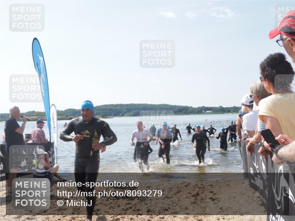 22.06.2025 - Viking Triathlon MichiJ http://msf.ph/oto/8093279 22.06.2025 10:39:32 Schwimmen 25, 29, 83, 86, 93, 117, 138, 150, 195, 244, 298, 324, 337, 474, 529 meine-sportfotos.de