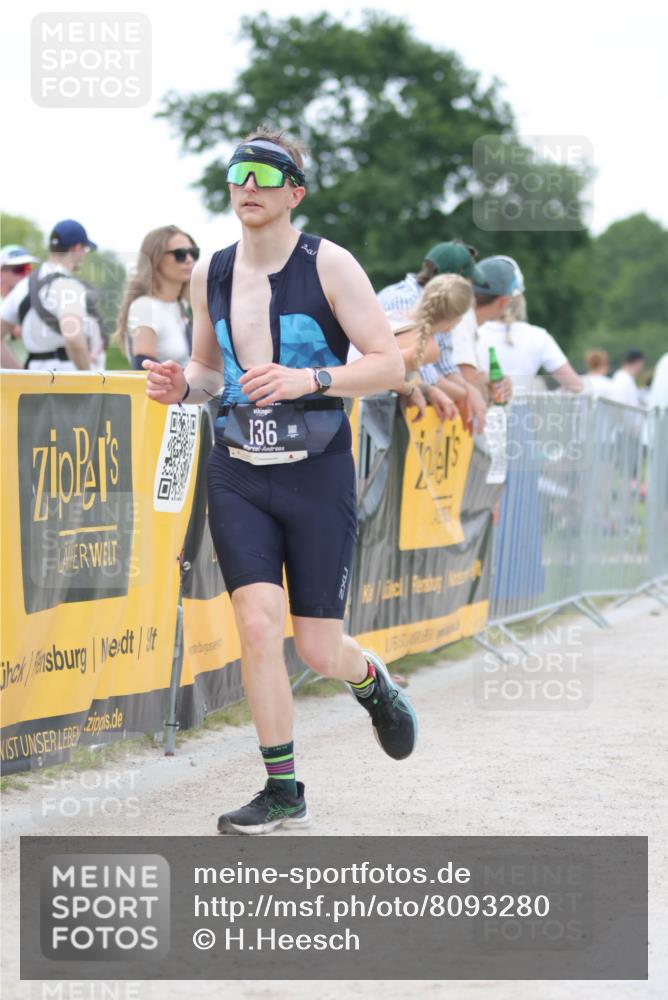 22.06.2025 - Viking Triathlon H.Heesch http://msf.ph/oto/8093280 22.06.2025 16:05:23 Laufen 136 meine-sportfotos.de