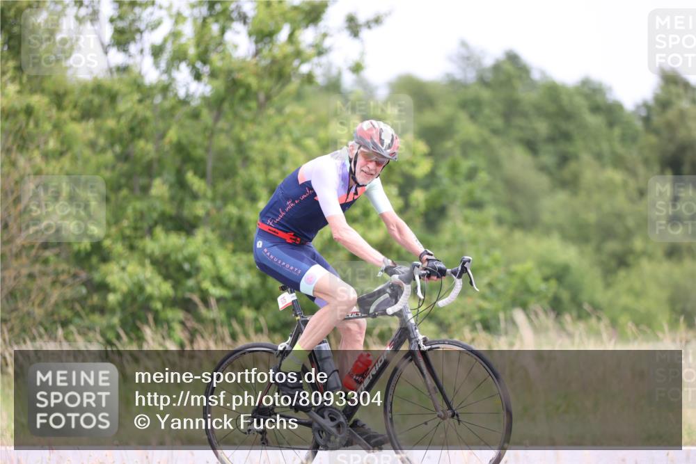 22.06.2025 - Viking Triathlon Yannick Fuchs http://msf.ph/oto/8093304 22.06.2025 13:38:54 Radfahren 140, 625 meine-sportfotos.de