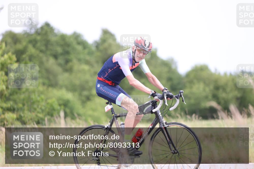 22.06.2025 - Viking Triathlon Yannick Fuchs http://msf.ph/oto/8093313 22.06.2025 13:38:55 Radfahren 140, 625 meine-sportfotos.de