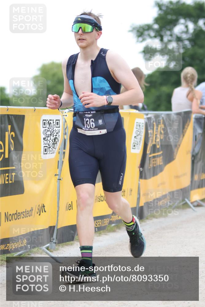 22.06.2025 - Viking Triathlon H.Heesch http://msf.ph/oto/8093350 22.06.2025 16:05:23 Laufen 136 meine-sportfotos.de