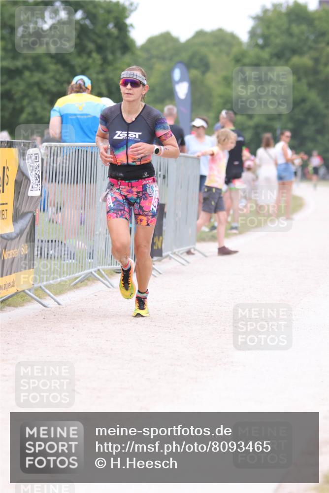 22.06.2025 - Viking Triathlon H.Heesch http://msf.ph/oto/8093465 22.06.2025 15:18:40 Laufen 72, 453 meine-sportfotos.de
