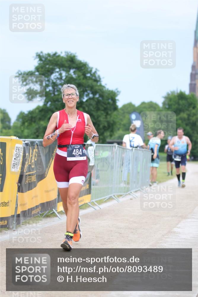 22.06.2025 - Viking Triathlon H.Heesch http://msf.ph/oto/8093489 22.06.2025 17:07:01 Laufen 236, 484 meine-sportfotos.de