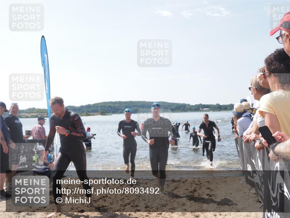 22.06.2025 - Viking Triathlon MichiJ http://msf.ph/oto/8093492 22.06.2025 10:39:42 Schwimmen 25, 29, 86, 93, 138, 244, 337, 423, 437, 518, 529 meine-sportfotos.de