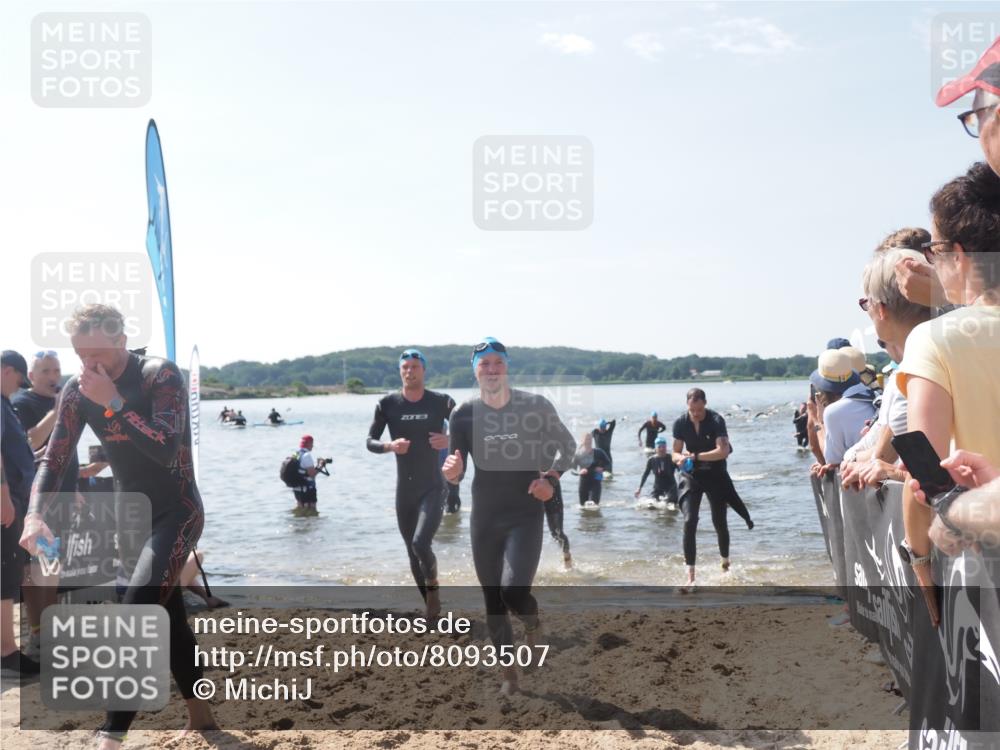 22.06.2025 - Viking Triathlon MichiJ http://msf.ph/oto/8093507 22.06.2025 10:39:42 Schwimmen 25, 29, 86, 93, 138, 244, 337, 423, 437, 518, 529 meine-sportfotos.de