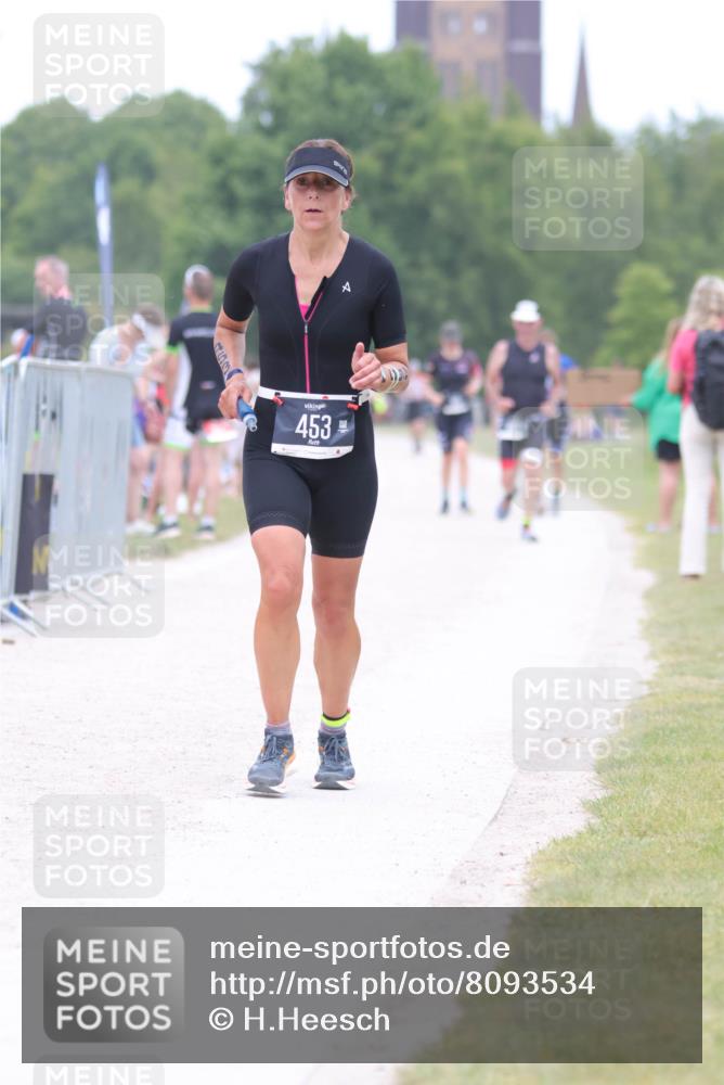22.06.2025 - Viking Triathlon H.Heesch http://msf.ph/oto/8093534 22.06.2025 15:18:44 Laufen 72, 453 meine-sportfotos.de