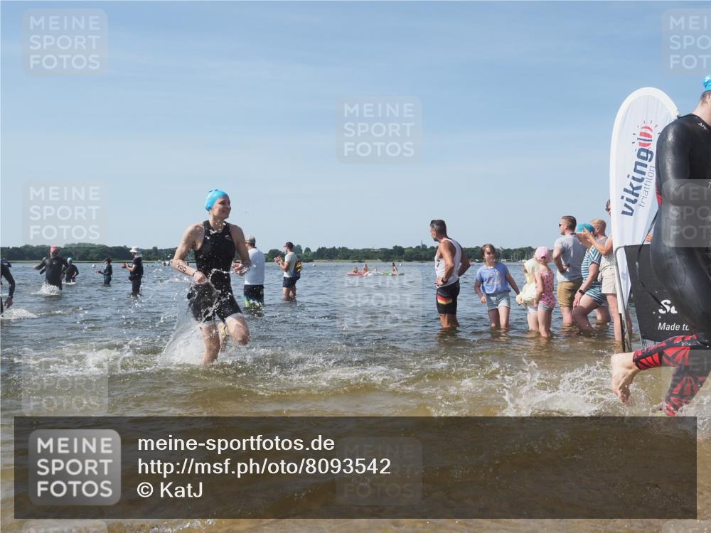 22.06.2025 - Viking Triathlon KatJ http://msf.ph/oto/8093542 22.06.2025 10:29:13 Schwimmen 7, 11, 12, 30, 33, 152, 200, 310, 458, 604, 652 meine-sportfotos.de