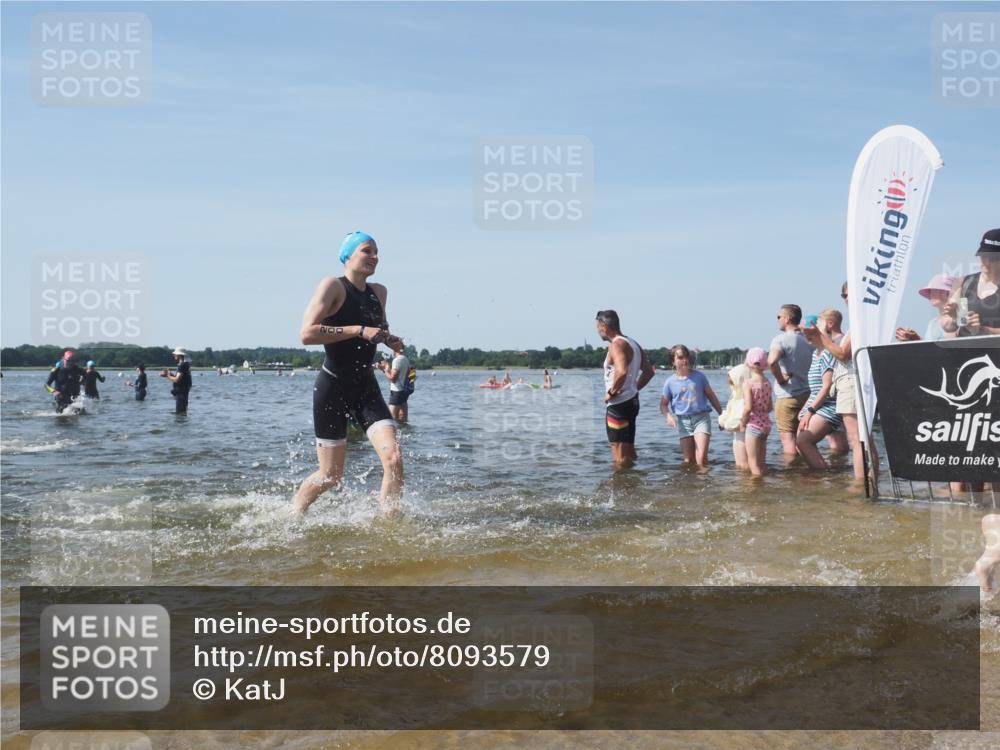 22.06.2025 - Viking Triathlon KatJ http://msf.ph/oto/8093579 22.06.2025 10:29:13 Schwimmen 7, 11, 12, 30, 33, 152, 200, 310, 458, 604, 652 meine-sportfotos.de