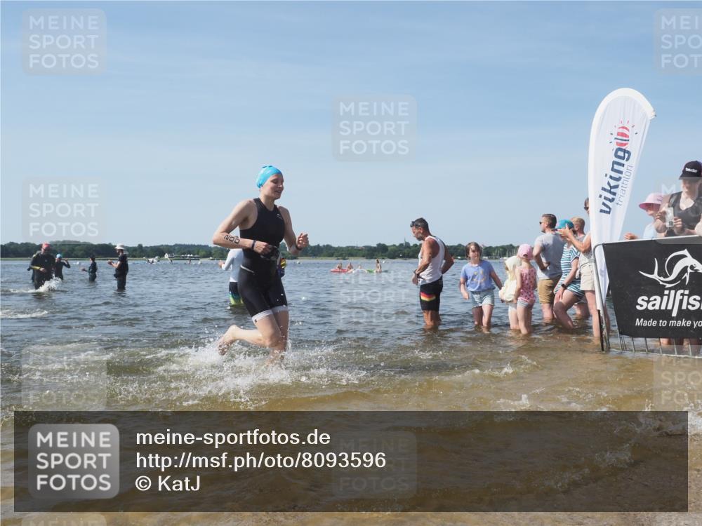 22.06.2025 - Viking Triathlon KatJ http://msf.ph/oto/8093596 22.06.2025 10:29:13 Schwimmen 7, 11, 12, 30, 33, 152, 200, 310, 458, 604, 652 meine-sportfotos.de