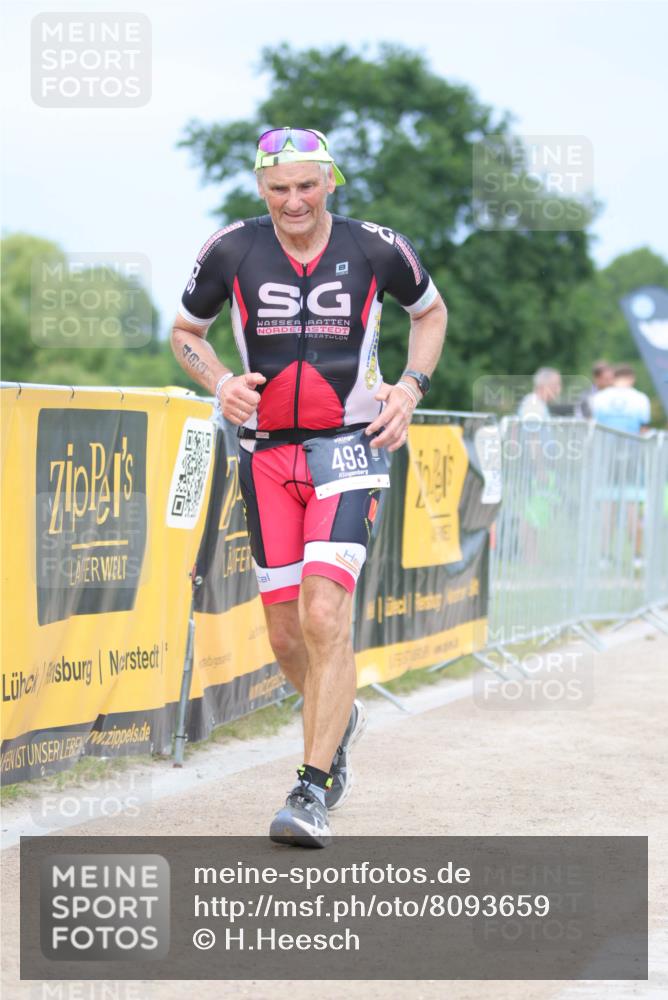 22.06.2025 - Viking Triathlon H.Heesch http://msf.ph/oto/8093659 22.06.2025 17:09:17 Laufen 246, 493 meine-sportfotos.de