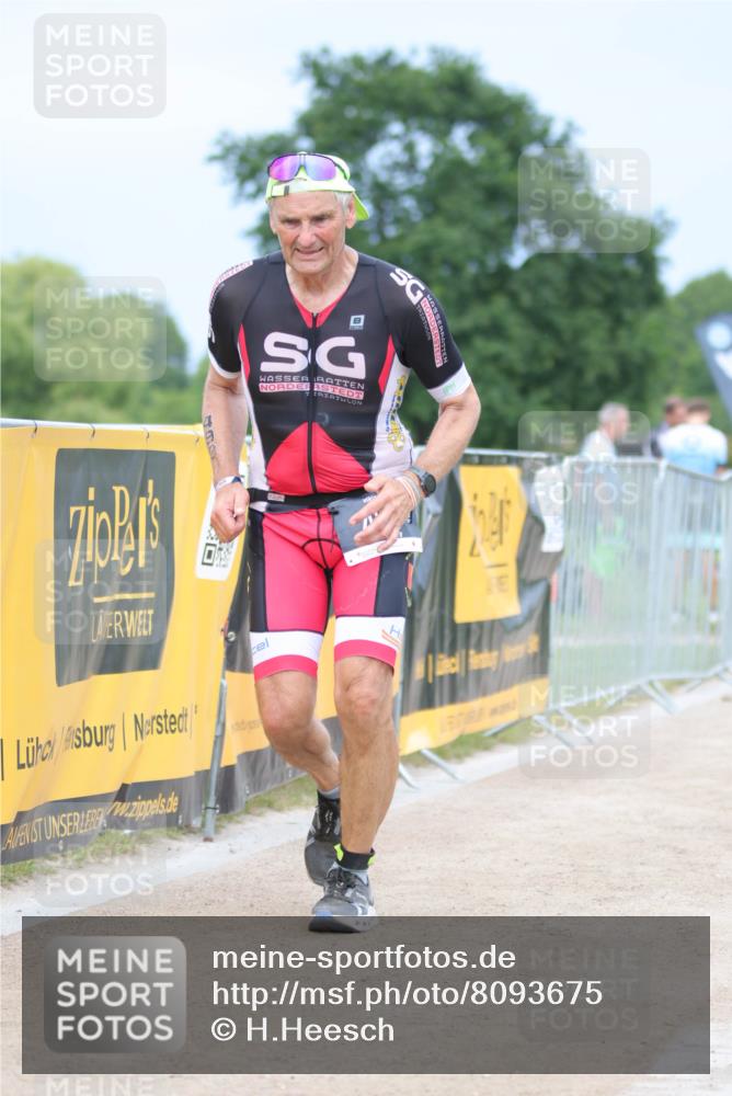 22.06.2025 - Viking Triathlon H.Heesch http://msf.ph/oto/8093675 22.06.2025 17:09:17 Laufen 246, 493 meine-sportfotos.de