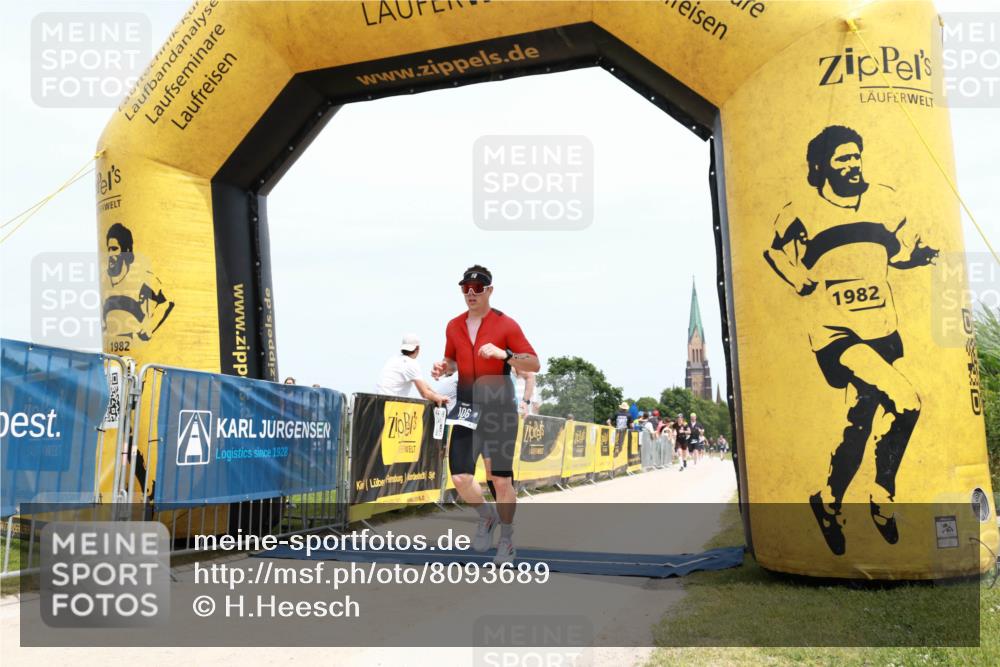 22.06.2025 - Viking Triathlon H.Heesch http://msf.ph/oto/8093689 22.06.2025 13:57:42 Laufen 106, 471 meine-sportfotos.de