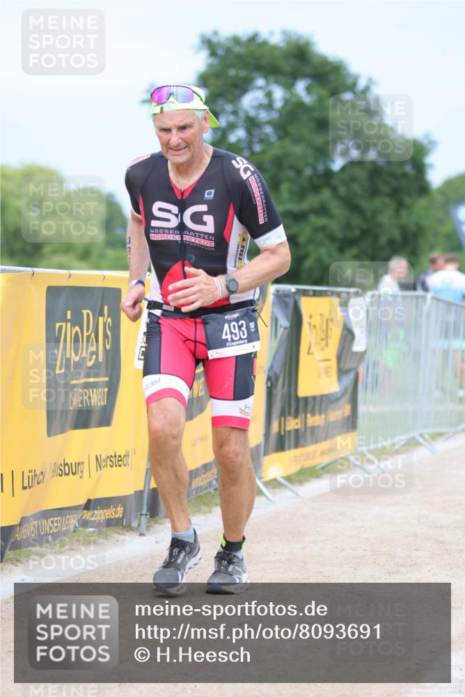 22.06.2025 - Viking Triathlon H.Heesch http://msf.ph/oto/8093691 22.06.2025 17:09:17 Laufen 246, 493 meine-sportfotos.de