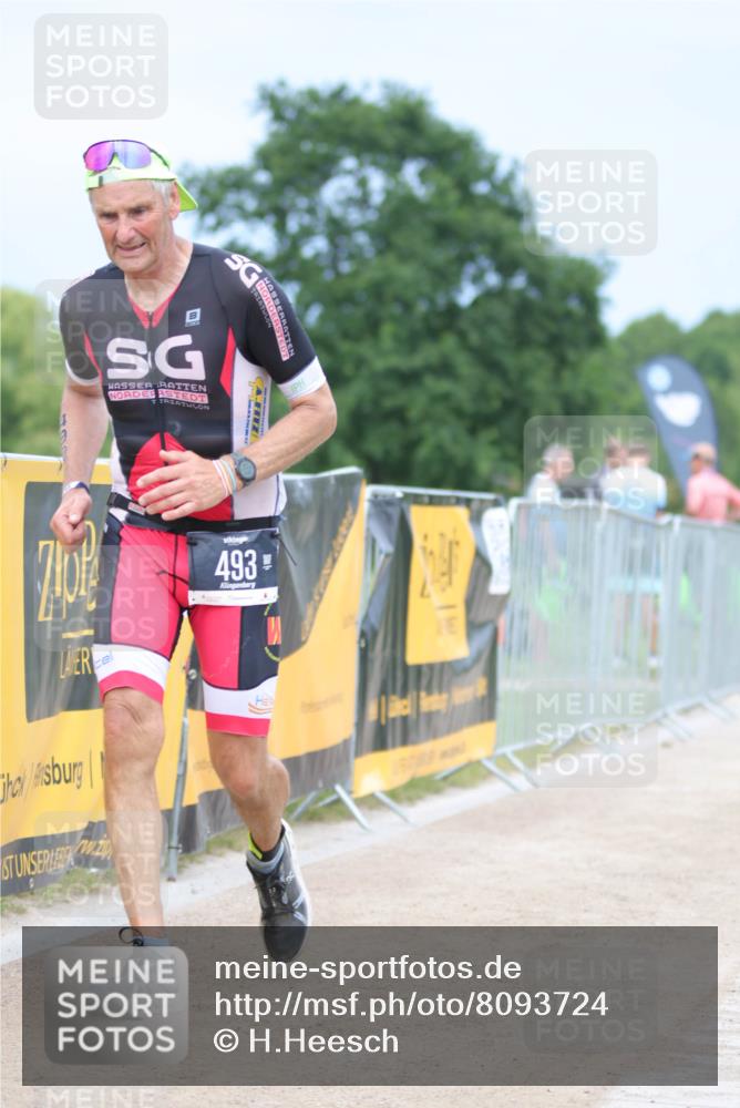 22.06.2025 - Viking Triathlon H.Heesch http://msf.ph/oto/8093724 22.06.2025 17:09:17 Laufen 246, 493 meine-sportfotos.de