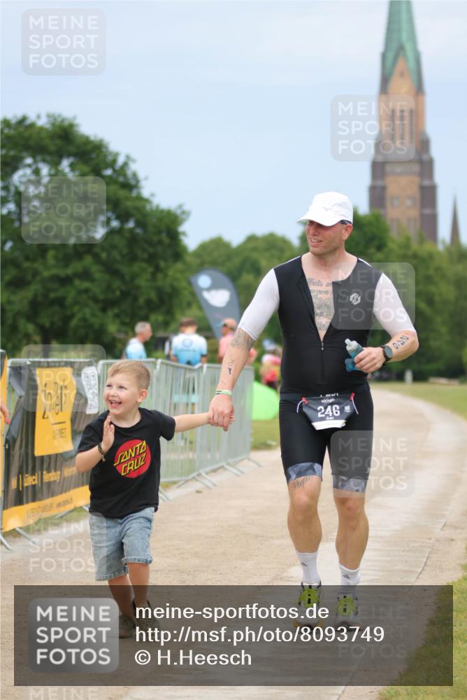 22.06.2025 - Viking Triathlon H.Heesch http://msf.ph/oto/8093749 22.06.2025 17:09:23 Laufen 246, 493 meine-sportfotos.de